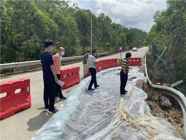 江门市加灾办构造事情组到台山市展开强降雨灾情核对事情-5.jpg