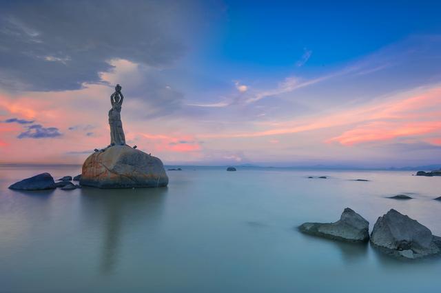 珠海渔女是珠海市的意味，也是中国出名雕塑家潘鹤的佳构-1.jpg