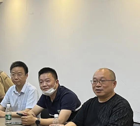 广东佛山取四川两天照明电器协会，配合讨论智能照明的近况取拐面-4.jpg