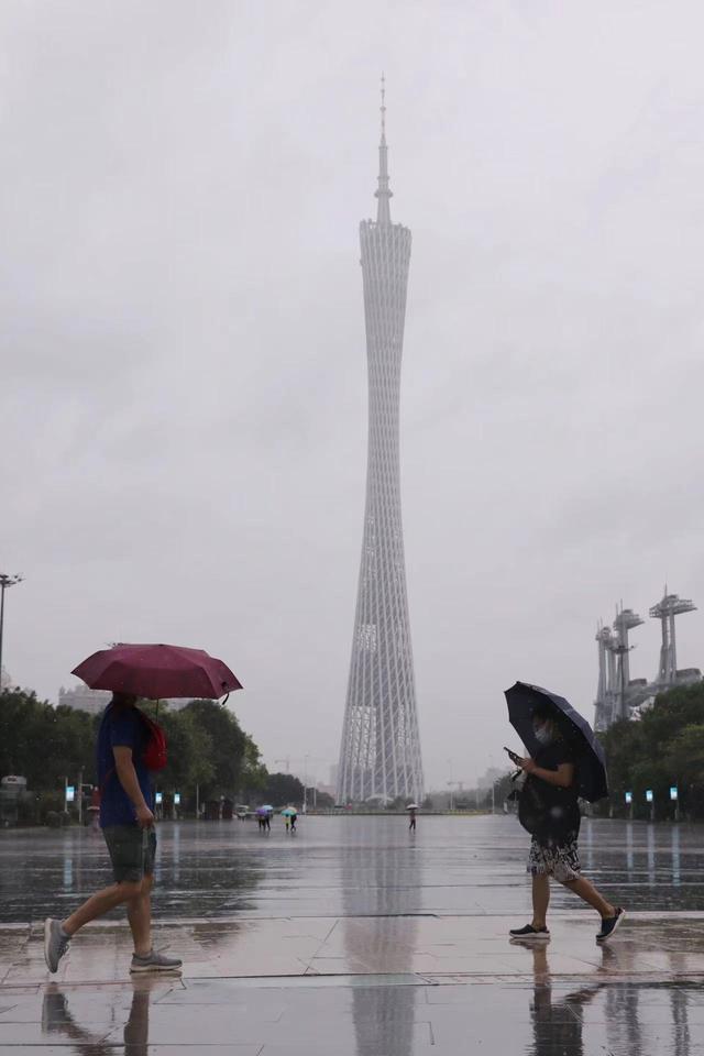 图散 | 受台风“暹芭”影响，广州郊区下起中雨-5.jpg