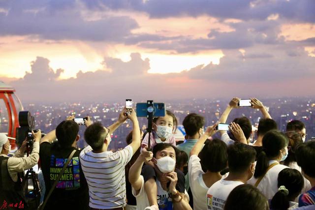 粤港澳拍照家以“火”为头绪，止摄年夜好广州-5.jpg