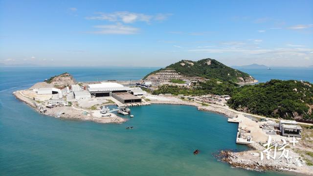 粤港澳年夜湾区超等工程深中通讲海底地道尺度管节局部预造完成-4.jpg