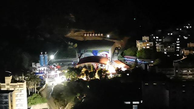 珠海石景山地道透火变乱现场灯水透明，14人被困超18小时，救济队抓松排火-2.jpg