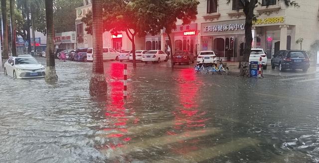 古年夜暴雨珠海路上变如许！25个火浸面宣布！来日诰日强降雨那些路或封锁！-10.jpg