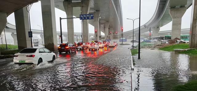 古年夜暴雨珠海路上变如许！25个火浸面宣布！来日诰日强降雨那些路或封锁！-33.jpg