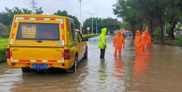 古年夜暴雨珠海路上变如许！25个火浸面宣布！来日诰日强降雨那些路或封锁！-43.jpg