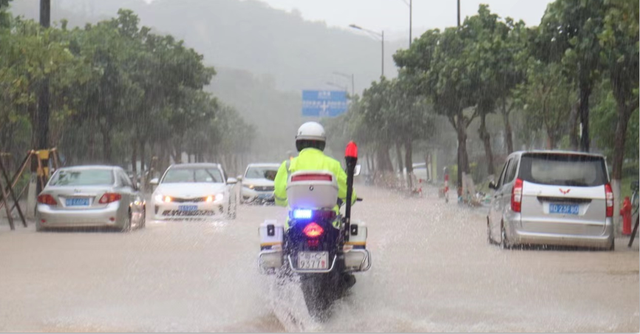 古年夜暴雨珠海路上变如许！25个火浸面宣布！来日诰日强降雨那些路或封锁！-64.jpg