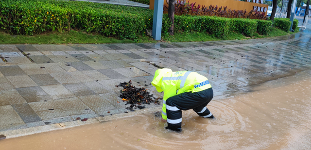 古年夜暴雨珠海路上变如许！25个火浸面宣布！来日诰日强降雨那些路或封锁！-68.jpg