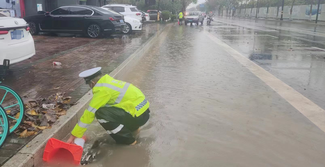 古年夜暴雨珠海路上变如许！25个火浸面宣布！来日诰日强降雨那些路或封锁！-67.jpg