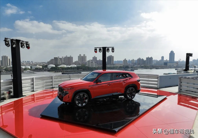 新车 | 预卖236万元，4.3秒破百！宝马M下机能旗舰SUV XM表态上海-1.jpg