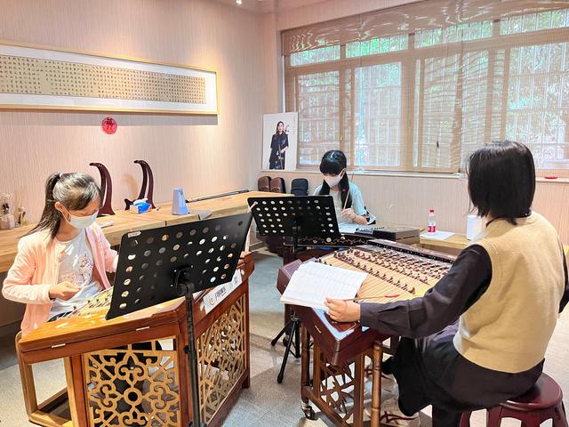广州洋琴培训，吹奏洋琴如何使用脚臂-3.jpg
