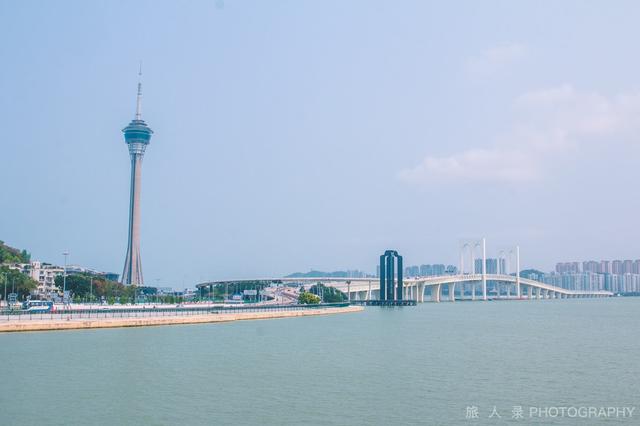 正在海上脱越雄伟的港珠澳年夜桥，感触感染珠海澳门好景的日取夜-16.jpg