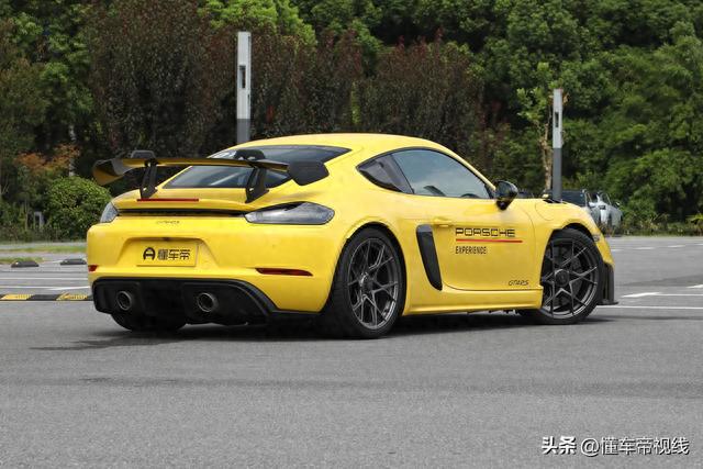 新车｜新款保时捷718 Cayman GT4 RS经由过程国6b，现款157.8万元起-3.jpg