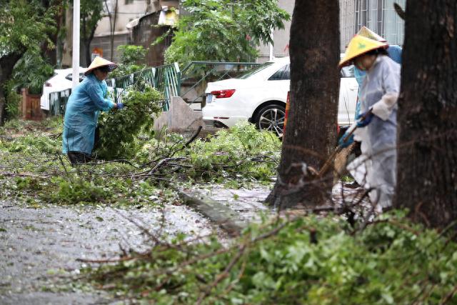 台风“苏推”昔日清晨登岸广东珠海，齐市高低分秒必争，有序规复！-10.jpg