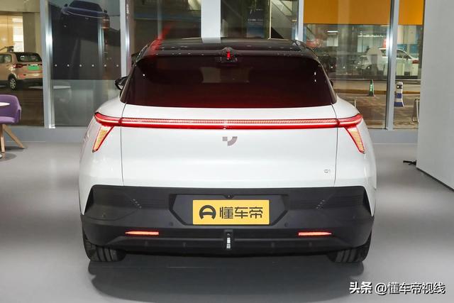 新车 | 24.99万元起/中年夜型SUV，可屏幕换挡，极越01正式开启托付-4.jpg