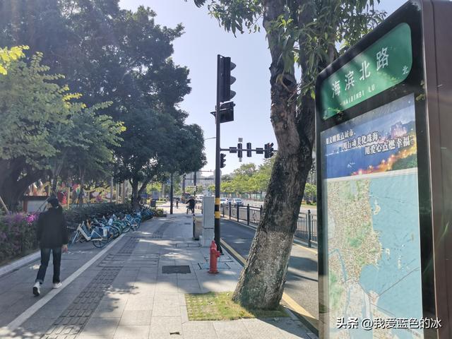 早餐后，玩耍珠海很黄很黄的海，海滨公园里旅客相称的多-23.jpg