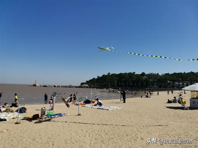 早餐后，玩耍珠海很黄很黄的海，海滨公园里旅客相称的多-83.jpg