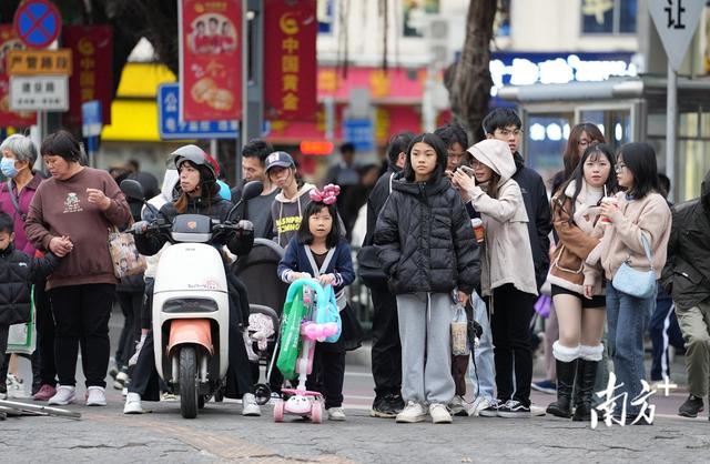 图散｜江门进进速冻形式！冰冷易阻旅客热忱-1.jpg