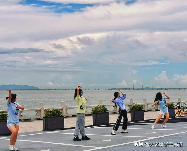 珠海 使人沉醉的沐日光阴 风景旖旎家狸岛 正在“日月贝”拍婚纱的新人-23.jpg