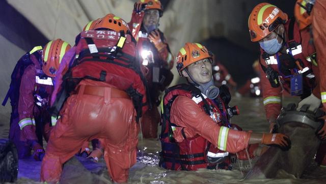 中级法院对珠海石景山地道“7·15”严重义务变乱案停止了两审-4.jpg