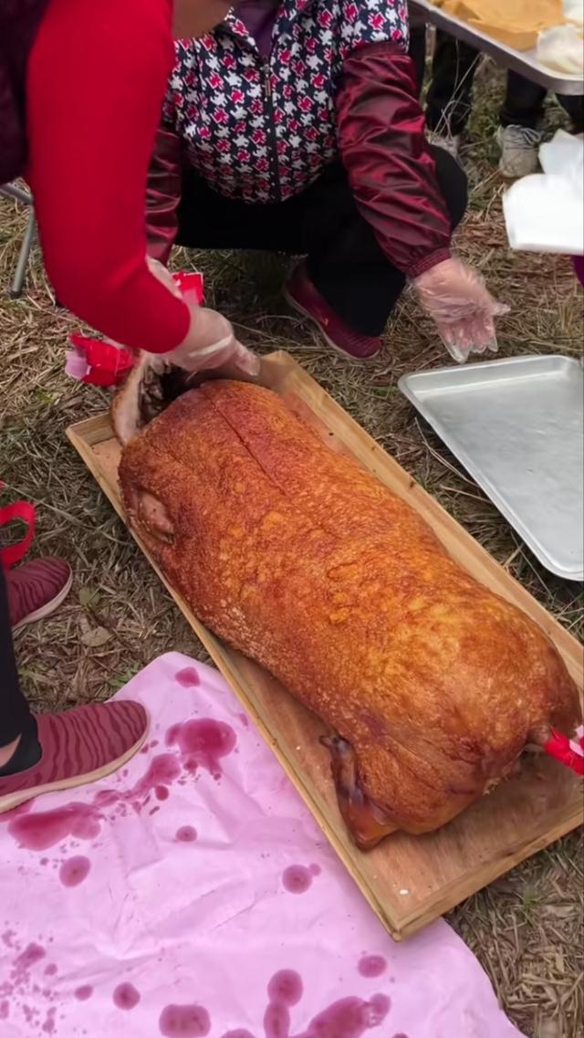 港星黄一山腐败节回故乡广东台山祭祖，取城亲长者一同田野用餐-7.jpg