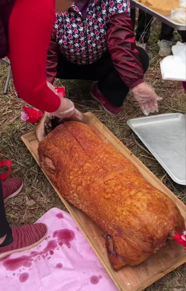 喷鼻港明星黄一山腐败节回抵家城广东台山祭祖，并取城亲们一同户中-9.jpg