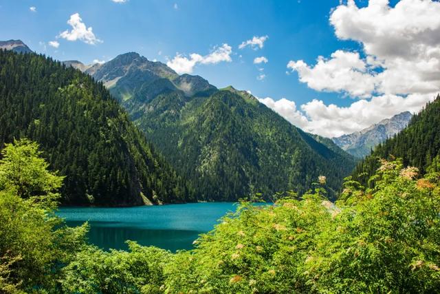 ~珠海旅游必来11年夜景面保举！那里有中国独一建正在岛上的歌剧院~-3.jpg